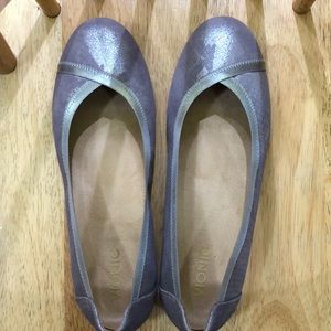 Vionic lavender ballet flats